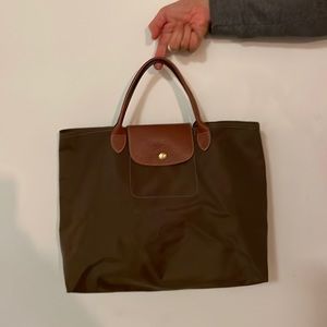 Longchamp Le pliage tote - olive- army green. Good condition.